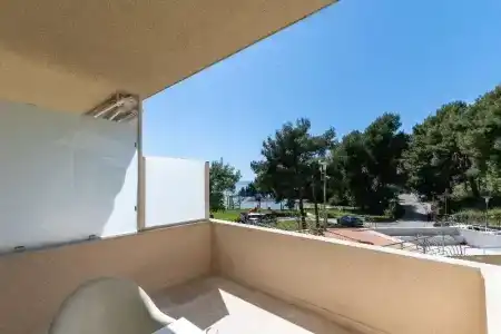 The Residence - 277