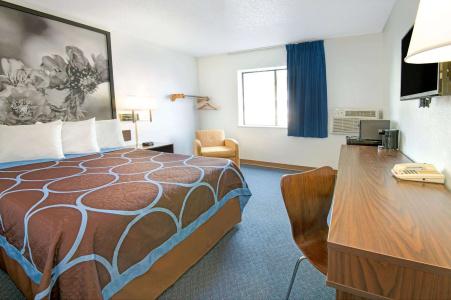 Super 8 by Wyndham/La Posada Lane - 6