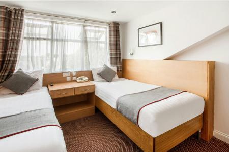 Oyo London Guest House - 28