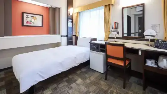 Toyoko Inn-eki Nishiguchi Hiroba - 35