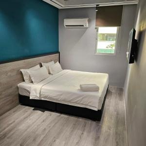Pantai Inn - 40