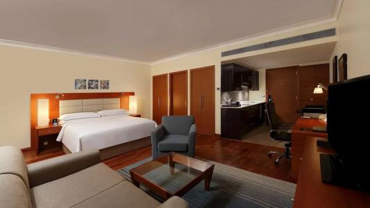 Hilton Bangalore Embassy GolfLinks - 77