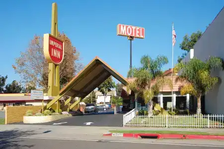 Imperial Inn - 9