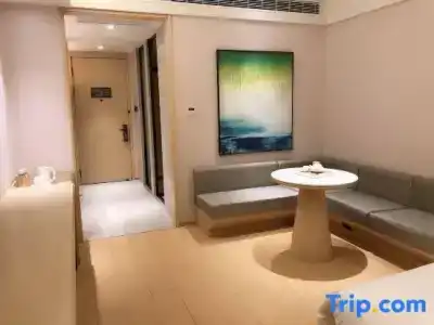 JI Shanghai Hongqiao National Convention and Exhibition Center Huaxiang Road - 21
