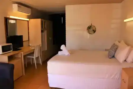 Camden Motor Inn - 35