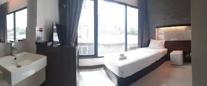 The Bangkok Airport Link Suite - 40