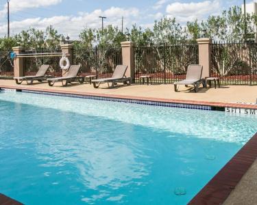 Restwell Inn & Suites I-45 North - 11
