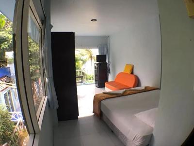 Naiharn On The Rock Resort Phuket - 43
