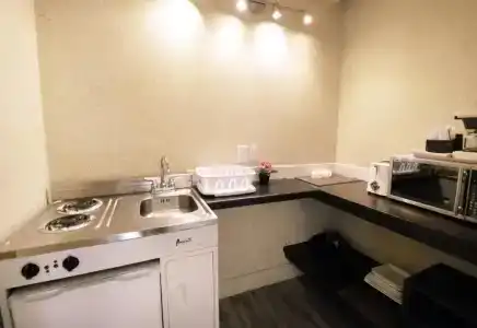 Divya Sutra Suites on Robson Downtown - 44