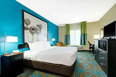 Super 8 by Wyndham San Antonio/Alamodome Area - 44
