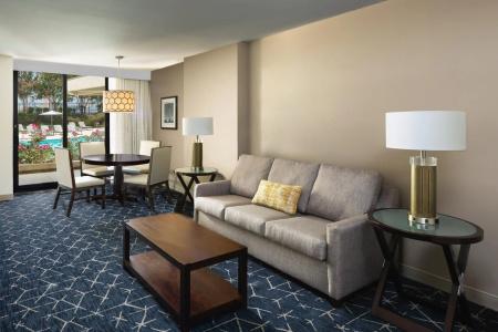 Sheraton Norfolk Waterside - 38