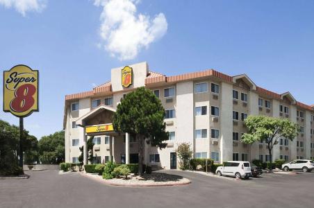 Super 8 by Wyndham Austin North/University Area - 12