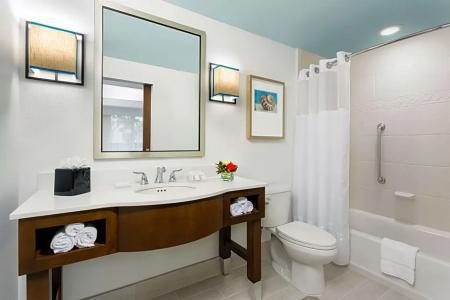 Hilton Garden Inn / The Keys Collection - 73