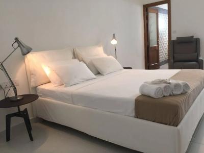 Two Pillows Boutique - 2