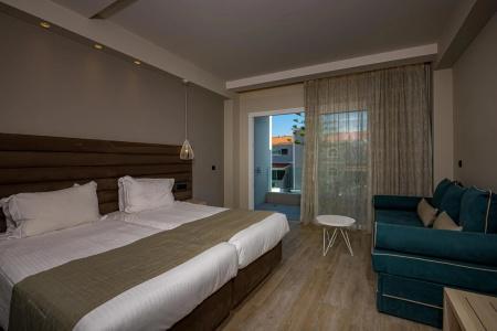 Alexandra Beach Resort & Spa - 4