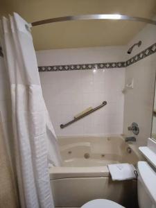 Divya Sutra Suites on Robson Downtown - 36