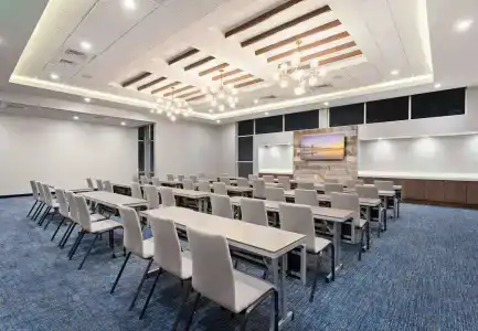 SpringHill Suites by Marriott Orange County - 27