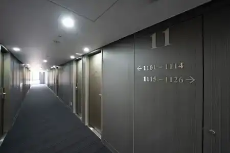 r&b Hakata Ekimae 2 - 12