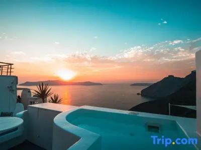 Trieris Villa & Suites - 61