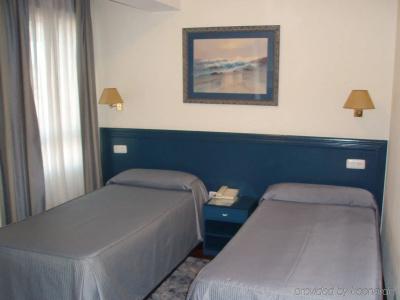 Vigo Plaza - 1