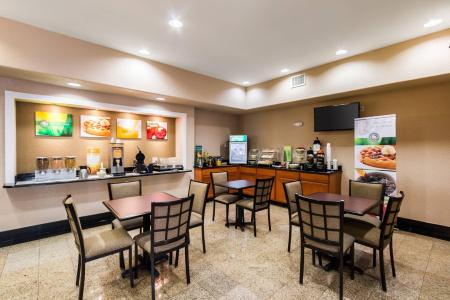 Quality Inn - 6