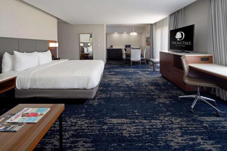 DoubleTree by Hilton - 56