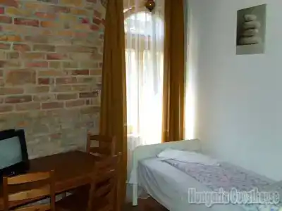 Hungaria Guesthouse - 22