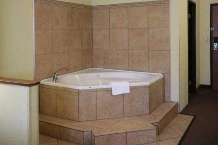 Quality Inn East Evansville - 7