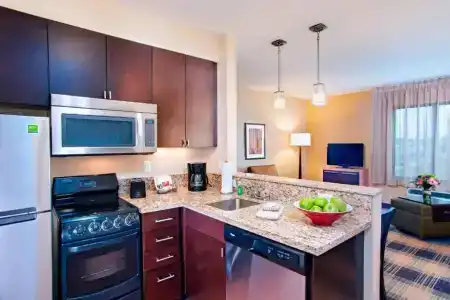 TownePlace Suites by Marriott - 27