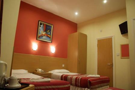 Oyo London Guest House - 4