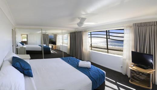Golden Riviera Absolute Beachfront - 56