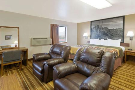 Super 8 by Wyndham/White Sands Area - 4