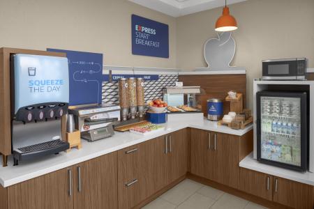 Holiday Inn Express & Suites Boston -, an IHG - 8