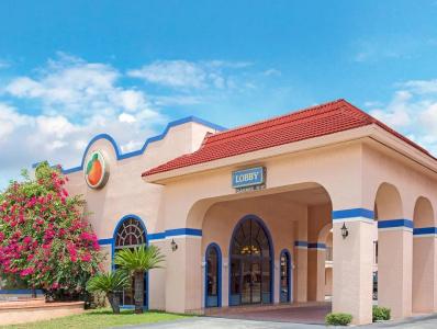 TraveSuites by Wyndham East Gate Orange - 44