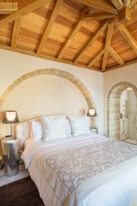 Moni Emvasis Luxury Suites - 67