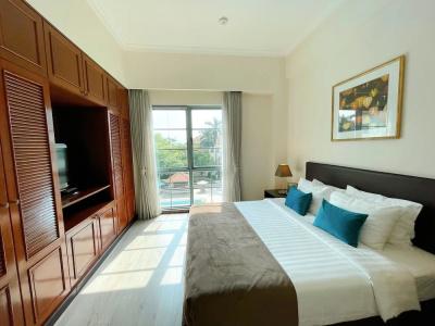 Diamond Westlake Suites - 105