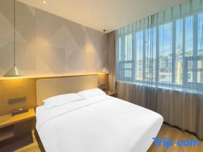Tropic Towers - 112