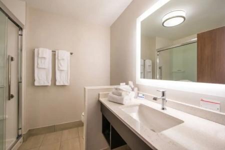 Holiday Inn Express East, An Ihg - 7