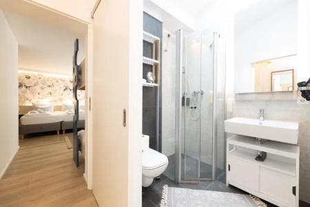 Little Suite - 53