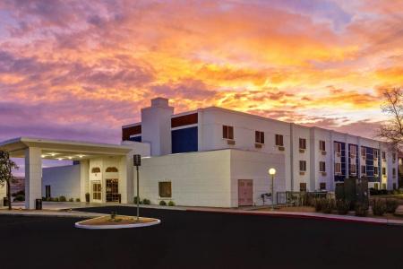 SpringHill Suites by Marriott - 12