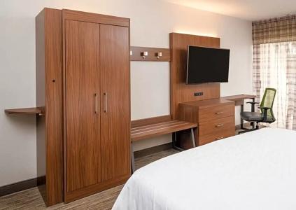 Holiday Inn Express - West, An Ihg - 42