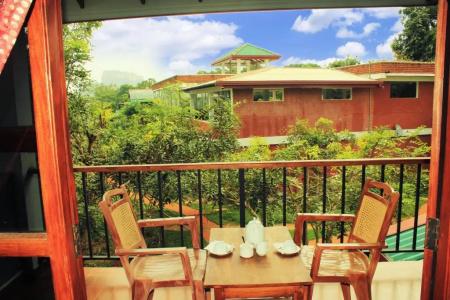 Green Hut & Restaurant. - 45