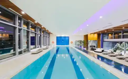 The Ritz-Carlton, - 18
