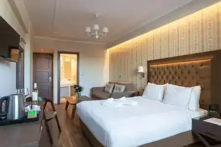 La Suite Boutique & Spa - 77