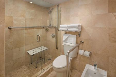DoubleTree by Hilton Grand Biscayne Bay - 9