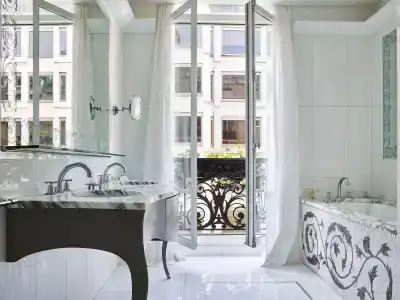 Hôtel Plaza Athénée - Dorchester Collection - 12
