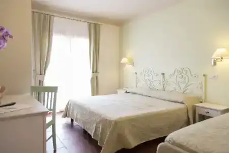 Blu Laconia Village - 28