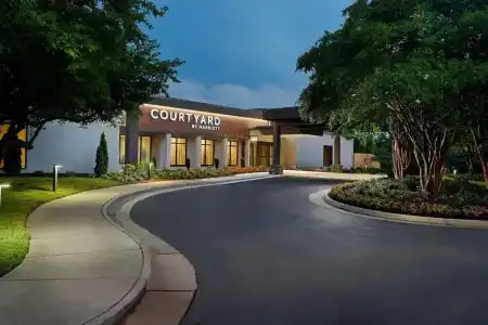 Courtyard by Marriott - 0