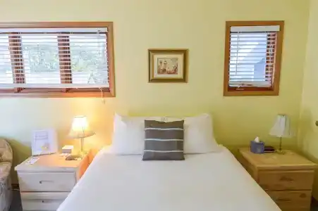 Sea Treasures Inn - 19