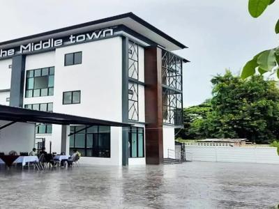 The Middle Town Sha - 17